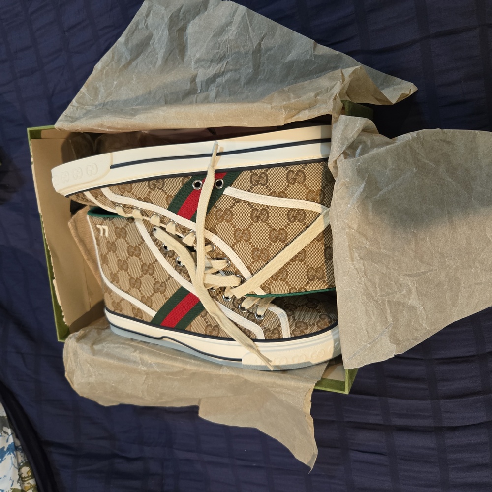 NWB Women Gucci 1977 Sneakers Size 39